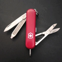 Victorinox Signature Lite - Red 5 Victorinox Signature Lite - Red -Montanic Store 0.6226 4 600x600 1cfb821d a129 4e09 82a7 0da78b2e2f3a