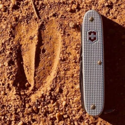 Victorinox Pioneer X Alox - Silver 7 Victorinox Pioneer X Alox - Silver -Montanic Store 0.8231.26 5 600x600 a5ffb159 e20f 44c2 af8d e0c9cc987531