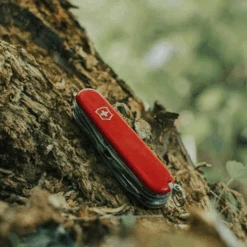 Victorinox Hiker - Red -Montanic Store 1.4613 4 600x600 780007fc b33a 42e5 9f85 28d1c701d295