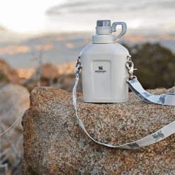 Stanley Classic Steel Canteen 1.1QT 29 Stanley Classic Steel Canteen 1.1QT -Montanic Store 17 40d7d696 12b1 4fe2 84cf 9fd60c1397cd