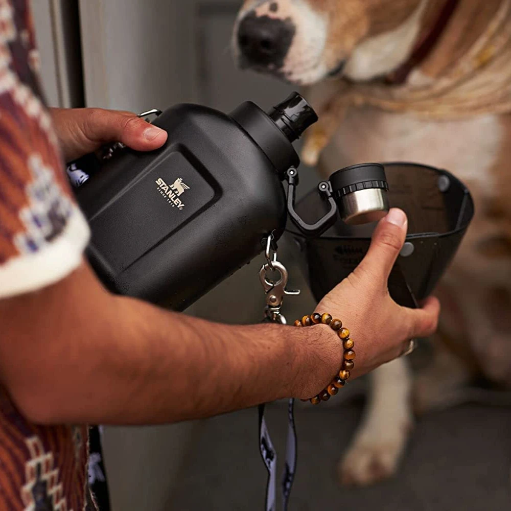 Stanley Classic Steel Canteen 1.1QT 12 Stanley Classic Steel Canteen 1.1QT - Image 12