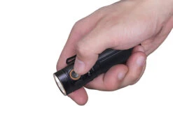 Fenix E30R Luminus SST40 LED Flashlight BLACK 17 Fenix E30R Luminus SST40 LED Flashlight BLACK -Montanic Store E30R Hand Use 20014.1556287843