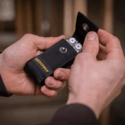 Leatherman Nylon Sheath With Pockets -Montanic Store LM934932 7 600x600 22bb4eb1 cc40 49dc 95c7 27f5d507c71c